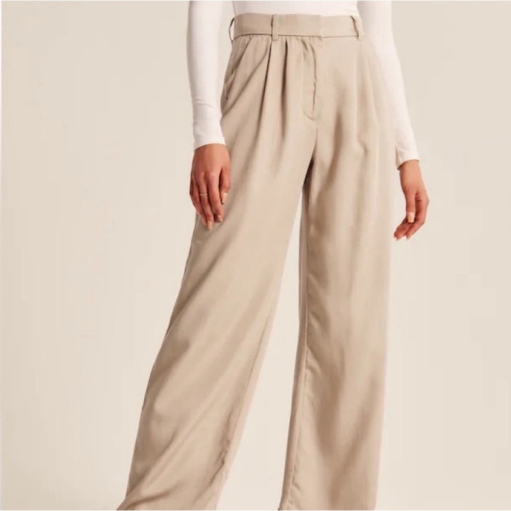 Abercrombie tailored drapey lightweight wide leg pants SMALL/SHORT in TAN